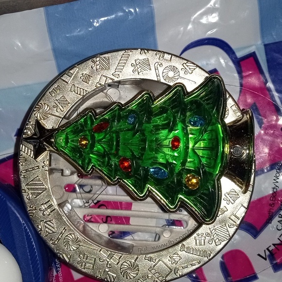 Bath and Body Works Autumn and Christmas Car Fragrance Visor/ Vent Clips X4 NEW - Picture 6 of 8